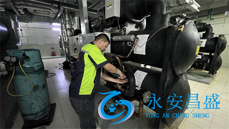 中央空調壓縮機進(jìn)水維修