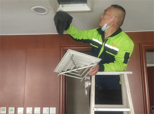 中央空調通風(fēng)管道清洗
